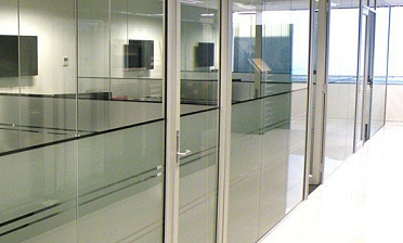 Перегородки из стекла в офисе купить в Уфе