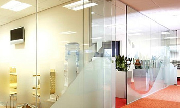 Перегородки офисные стеклянные премиум в Уфе. Готовые проекты ПерилаГлавСнаб