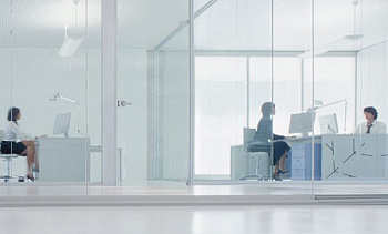 Стеклянные прозрачные перегородки в офис премиум в Уфе. Готовые проекты ПерилаГлавСнаб