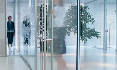 Перегородки в офис с прозрачным стеклом премиум купить в Уфе