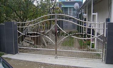 Нержавеющие двустворчатые калитки с вертикальным заполнением купить в Уфе