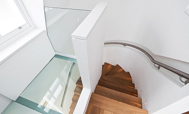 Стеклянный потолок в двухъярусной квартире купить в Уфе