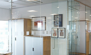 Стеклянные перегородки премиум для офиса в Уфе. Готовые проекты ПерилаГлавСнаб