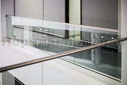 Стеклянные перила для балконов в Уфе. Готовые проекты ПерилаГлавСнаб - фото 1