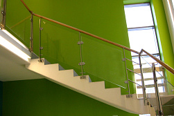 Стеклянные перила для колодезных лестниц в Уфе. Готовые проекты ПерилаГлавСнаб - фото 12