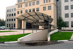 Козырьки и навесы на металлокаркасе в Уфе. Готовые проекты ПерилаГлавСнаб - фото 23