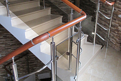 Перила и ограждения из нержавейки и дерева в Уфе. Готовые проекты ПерилаГлавСнаб - фото 28
