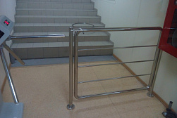 Ограждение лестницы от детей в Уфе. Готовые проекты ПерилаГлавСнаб - фото 7