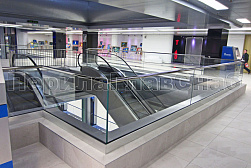 Стеклянные ограждения для торговых  и бизнес центров в Уфе. Готовые проекты ПерилаГлавСнаб - фото 14