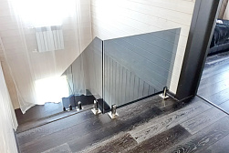 Стеклянные перила для лестниц в Уфе. Готовые проекты ПерилаГлавСнаб - фото 12