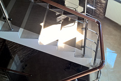 Перила и ограждения из нержавейки и дерева в Уфе. Готовые проекты ПерилаГлавСнаб - фото 26