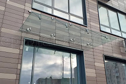 Стеклянные козырьки на вантах в Уфе. Готовые проекты ПерилаГлавСнаб - фото 1