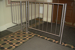 Ограждение лестницы от детей в Уфе. Готовые проекты ПерилаГлавСнаб - фото 1