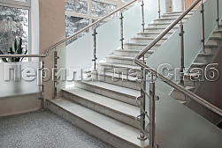 Стеклянные ограждения для торговых  и бизнес центров в Уфе. Готовые проекты ПерилаГлавСнаб - фото 2