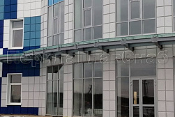 Стеклянные козырьки на спайдерах в Уфе. Готовые проекты ПерилаГлавСнаб - фото 11